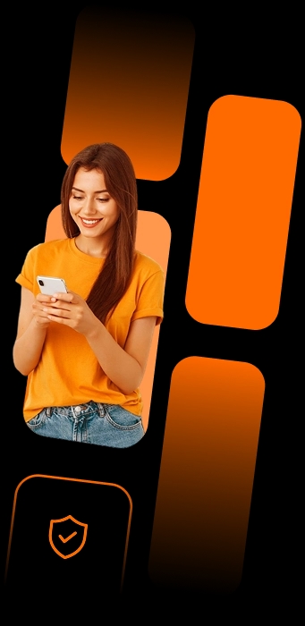 Imagem da modelo olhando o celular